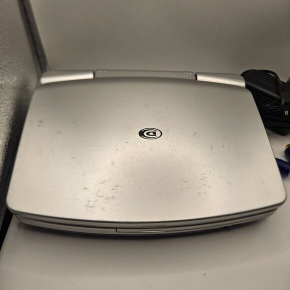Vintage Durabrand Silver Portable DVD Player 7" Screen - Picture 5 of 7